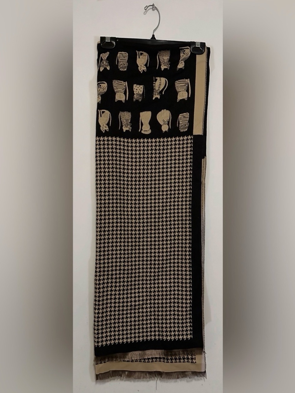 Black & Beige Houndstooth and Motif Long Scarf